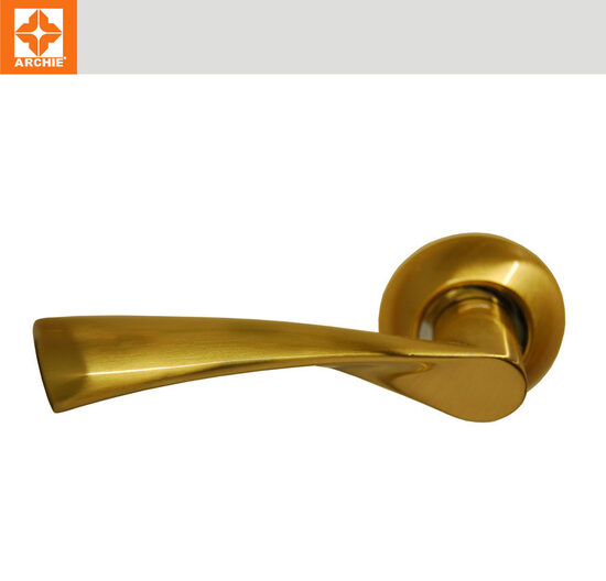 Iekšdurvju rokturis ARCHIE AH1033-71 – zelta apdare ar mūsdienīgu dizainu